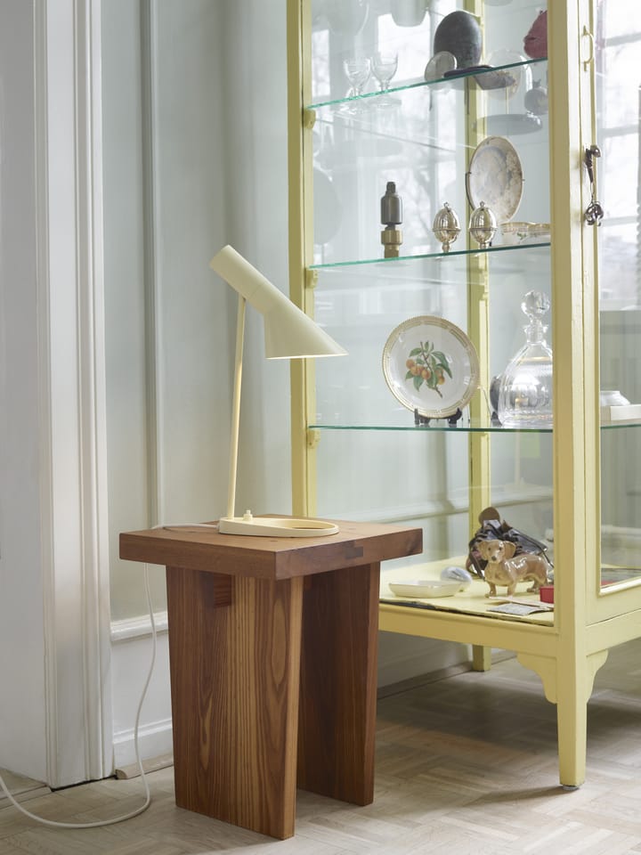 AJ MINI bordlampe, Soft lemon Louis Poulsen