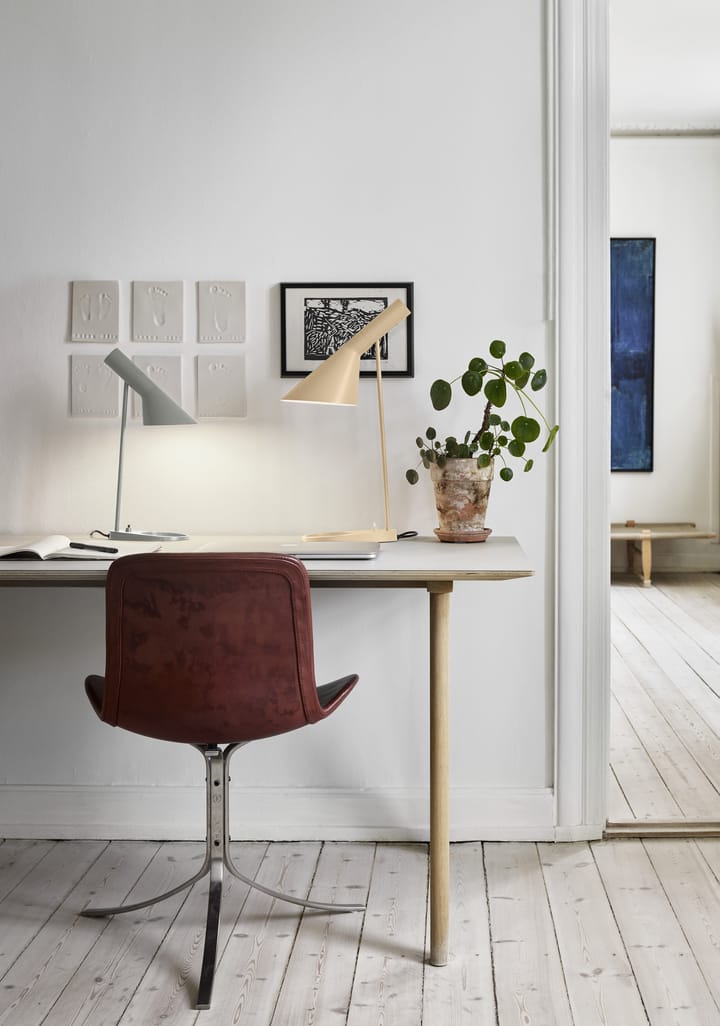 AJ MINI bordlampe, Soft lemon Louis Poulsen