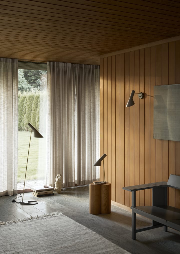 AJ vegglampe fast installasjon, Brass-warm grey Louis Poulsen