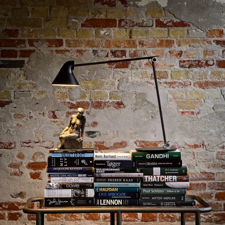 NJP skrivebordslampe, Hvit, klemme, 2700k Louis Poulsen