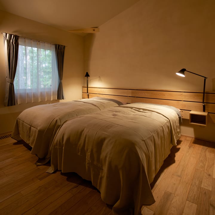 NJP vegglampe lang arm, Svart Louis Poulsen