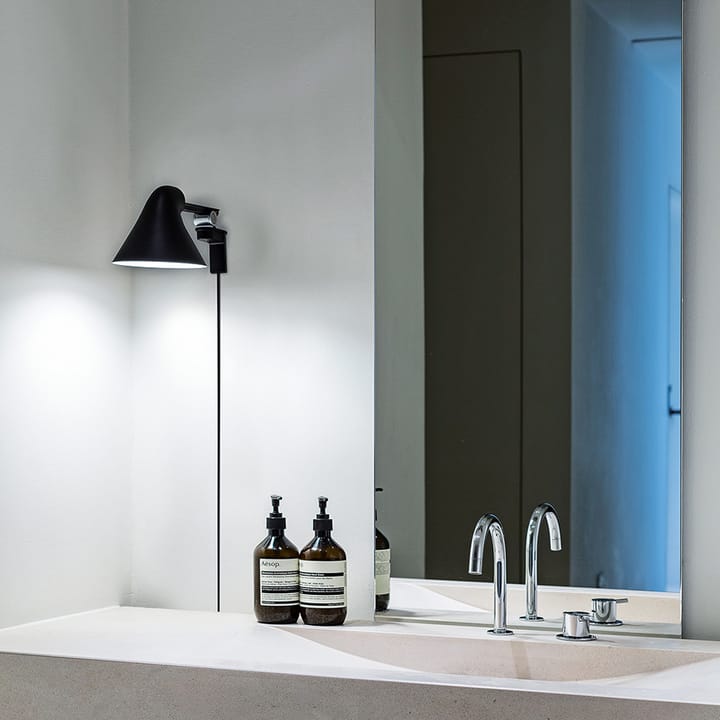 NJP vegglampe, Svart, lang arm, LED, 3000k Louis Poulsen
