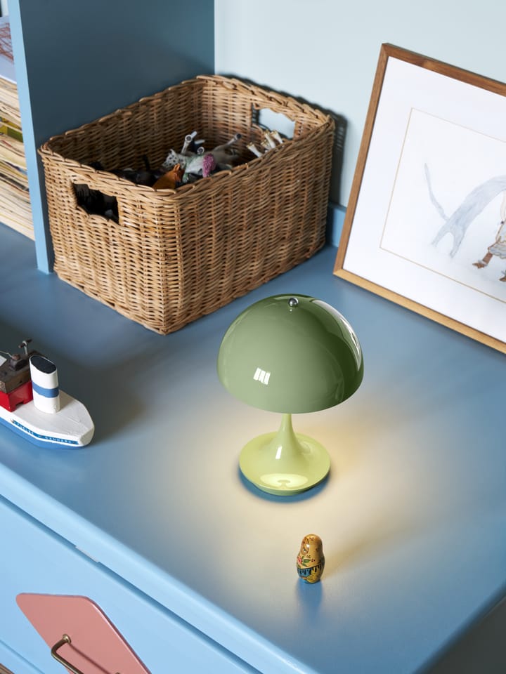 Panthella 160 Portable bordlampe, Green Louis Poulsen