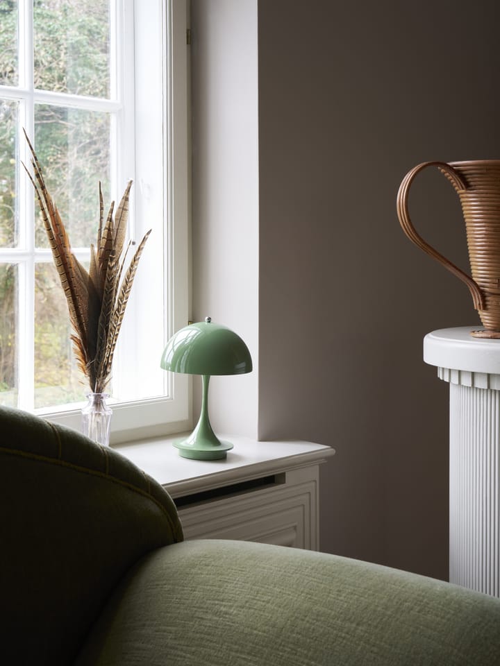 Panthella 160 Portable bordlampe, Green Louis Poulsen