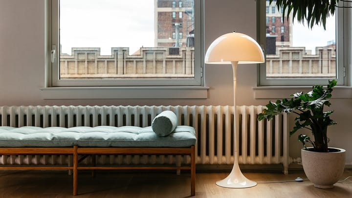 Panthella gulvlampe, Hvit akryl Louis Poulsen