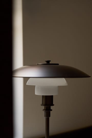 PH 3/2 Luna bordlampe - Aged brass-opalglass - Louis Poulsen