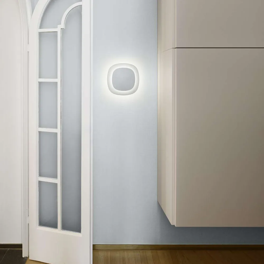 Luthien vegglampe, hvit, 2700 kelvin Luceplan