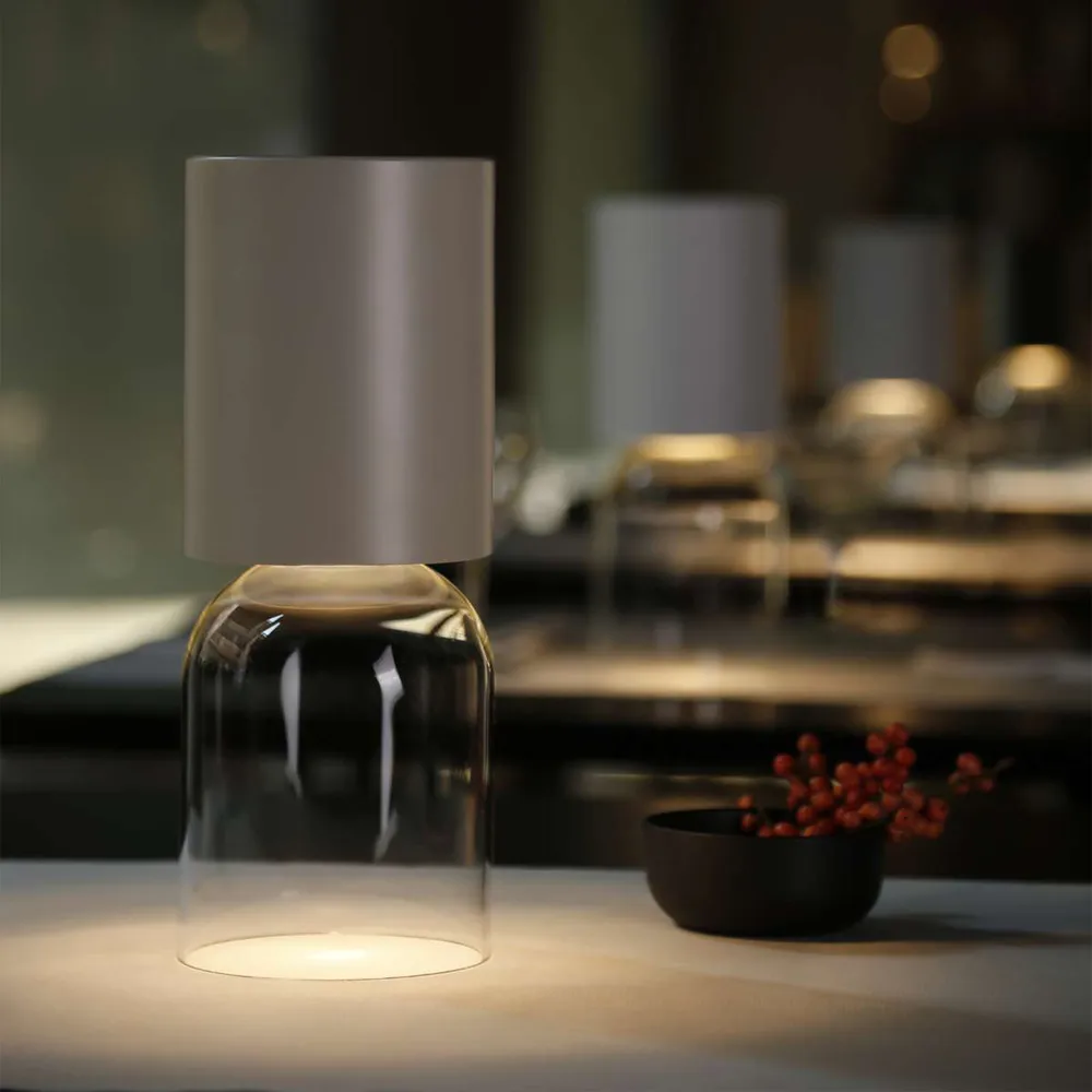 Nui Mini bordlampe, Sand Luceplan