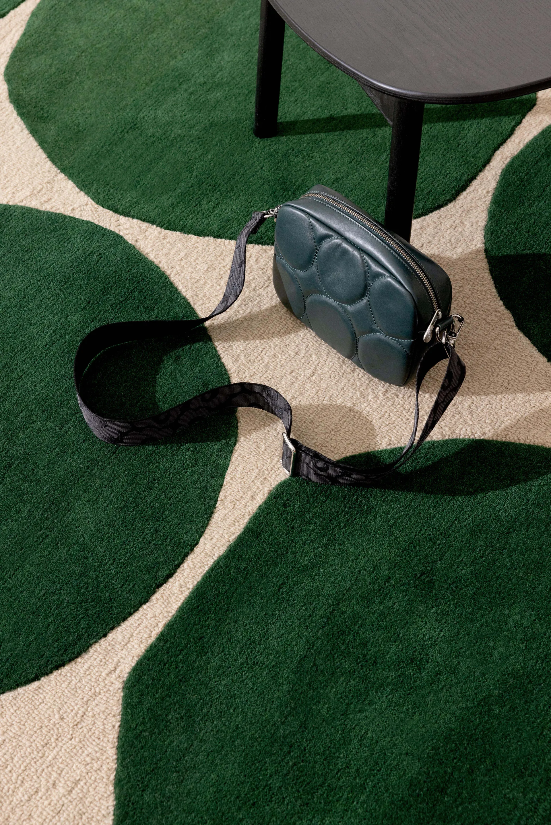 Isot Kvitet ullteppe, Green, 170x240 cm Marimekko