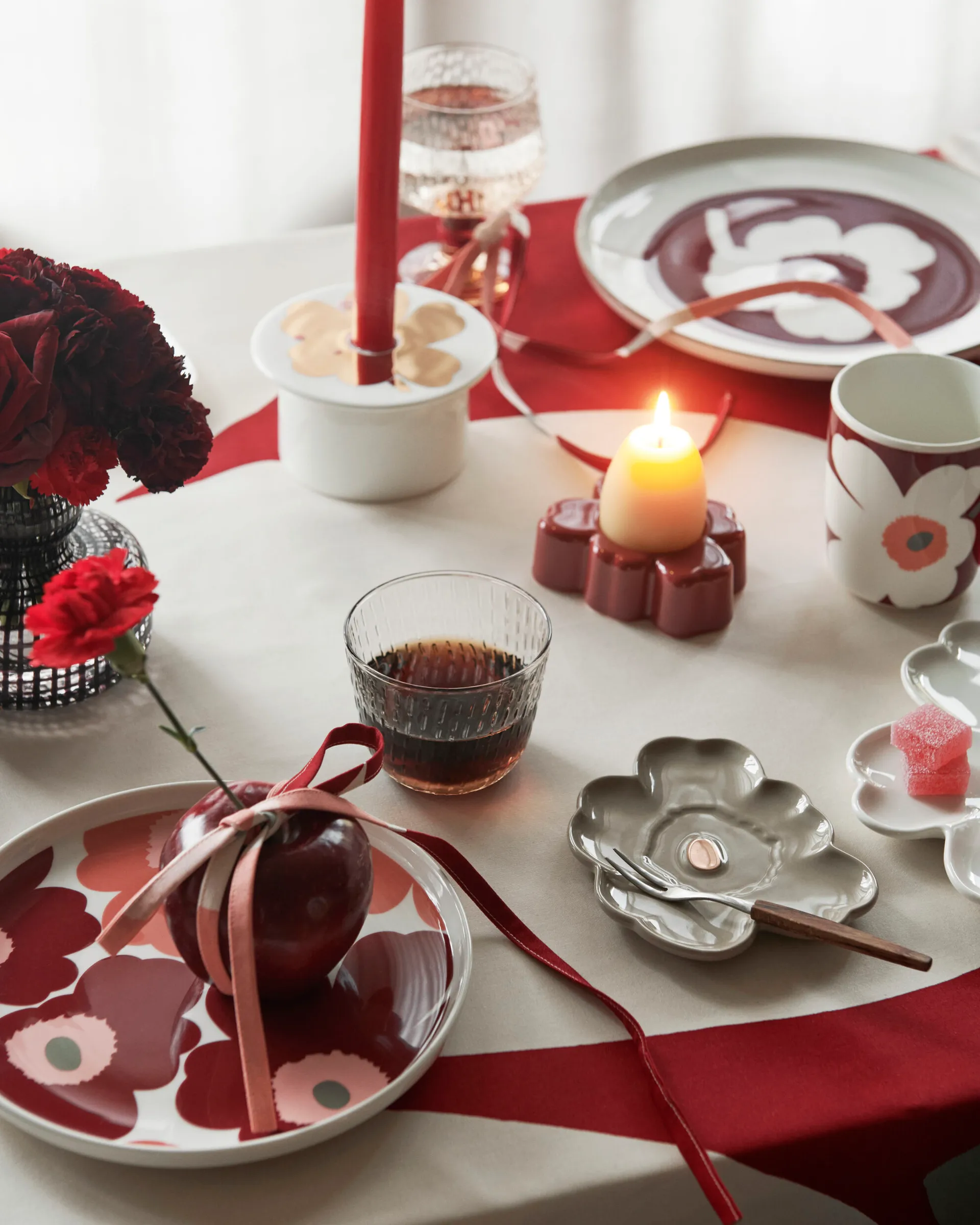 Unikko 60-årsjubileum krus 25 cl+tallerken 12x15 cm, White-darl cherry-ash grey Marimekko