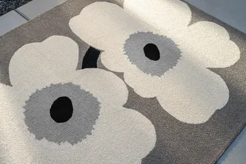 Unikko anniversary teppe outdoor - Grey, 250x350 cm - Marimekko