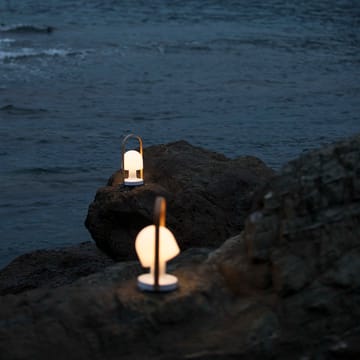 FollowMe bordlampe - white, håndtak i eik - Marset