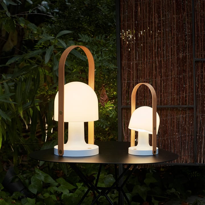 FollowMe bordlampe, white, håndtak i eik Marset