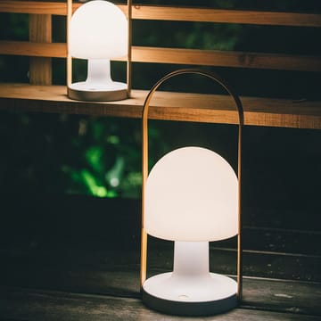 FollowMe Plus bordlampe - white, håndtak i eik - Marset