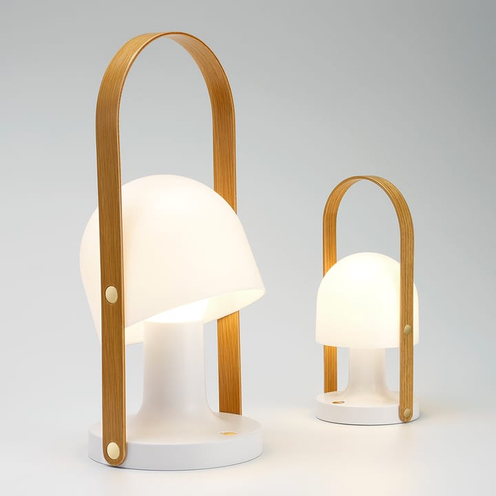 FollowMe Plus bordlampe, white, håndtak i eik Marset