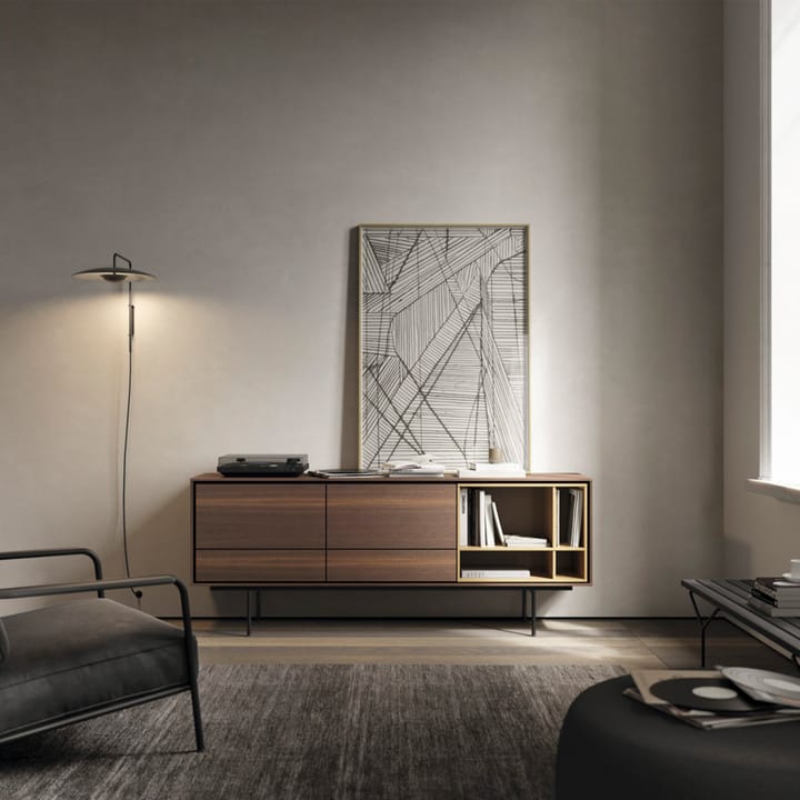 Ginger 20 A vegglampe, wenge, svart stål stativ Marset