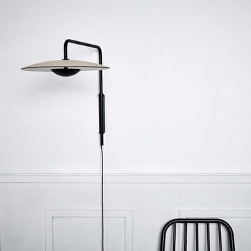 Ginger A vegglampe - wenge, svart stålrundram - Marset