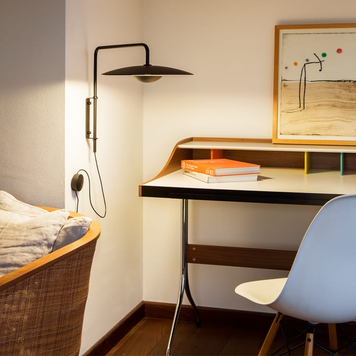 Ginger A vegglampe, wenge, svart stålrundram Marset