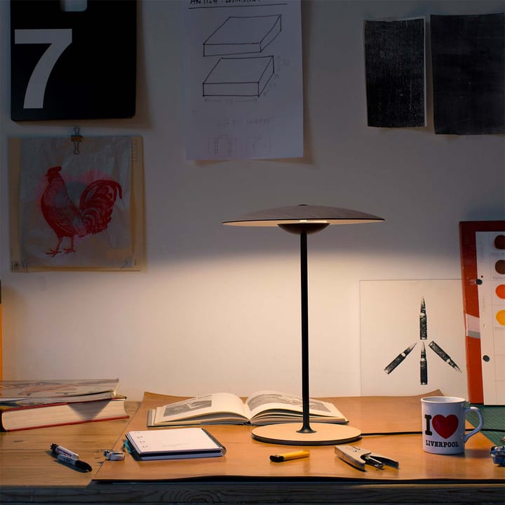 Ginger S bordlampe, wenge, svart stålrørstativ Marset