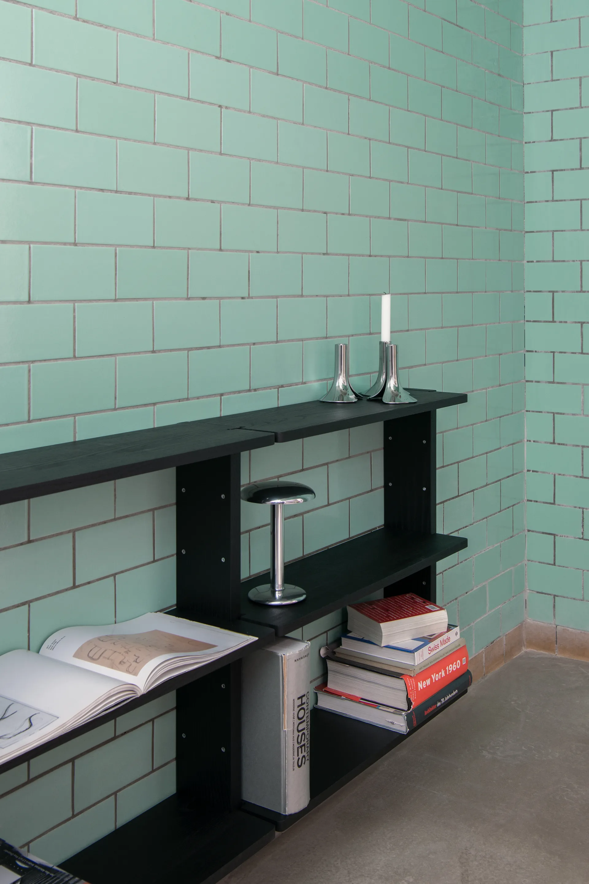 Gridlock Shelf W800 hylleplan, Black stained Ash Massproductions