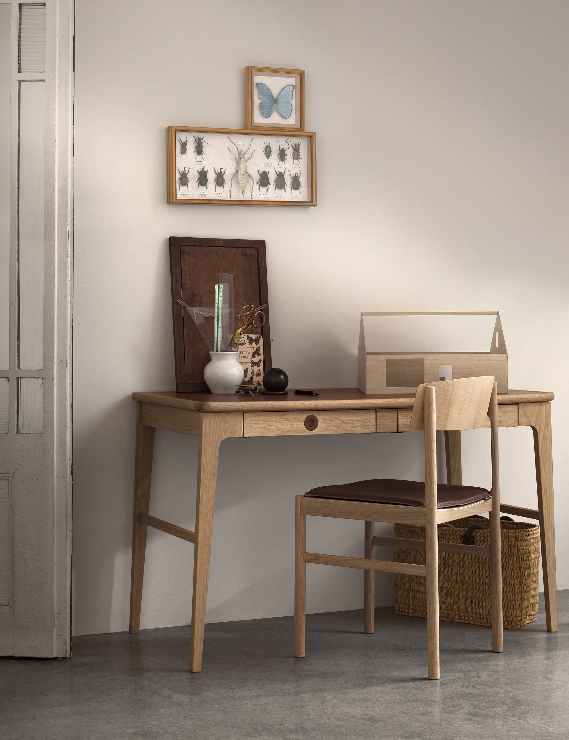 Höllviken skrivebord, eik hvitpigment Mavis