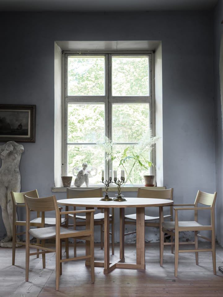 Siza armlenestol, Hvitpigmentert eik-lin sete Mavis