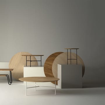 Tribeca sidebord - eiklakk, svarte ben, ø47 cm - Mavis