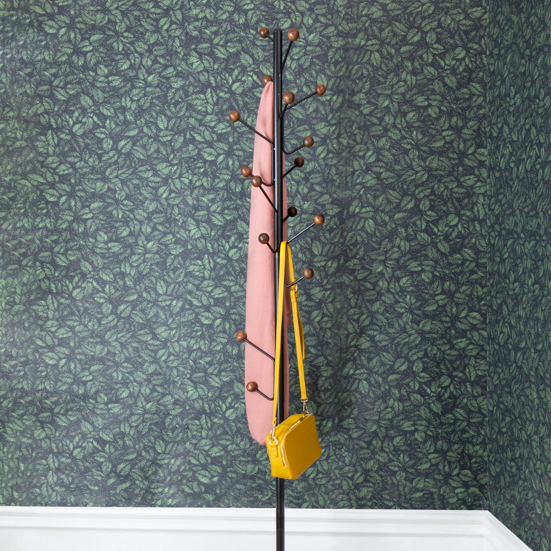 Bill Floor klesknagg, Svart-mørkbrun Maze