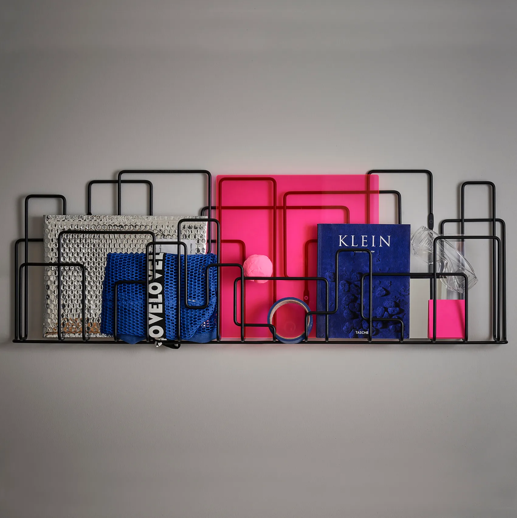 City Sunday avishylle, Svart Maze