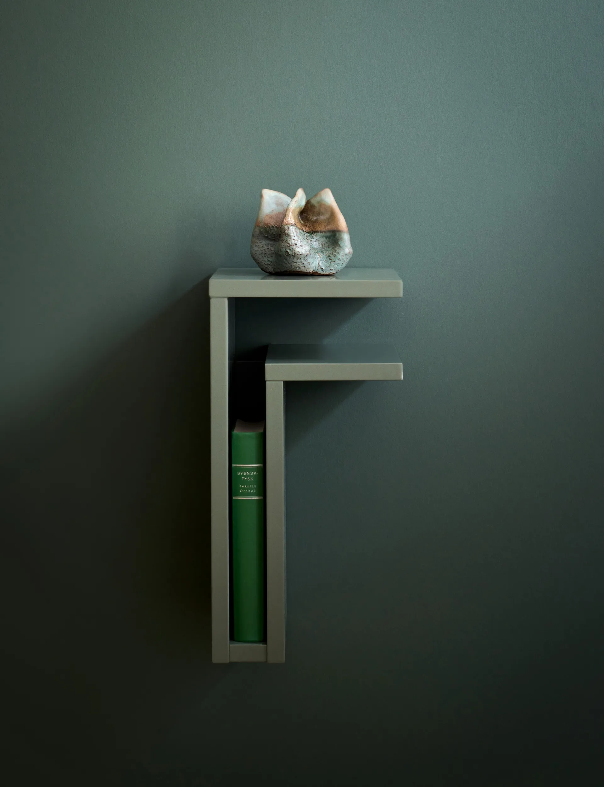 F-shelf vegghylle green grey, Hylle til høgre Maze