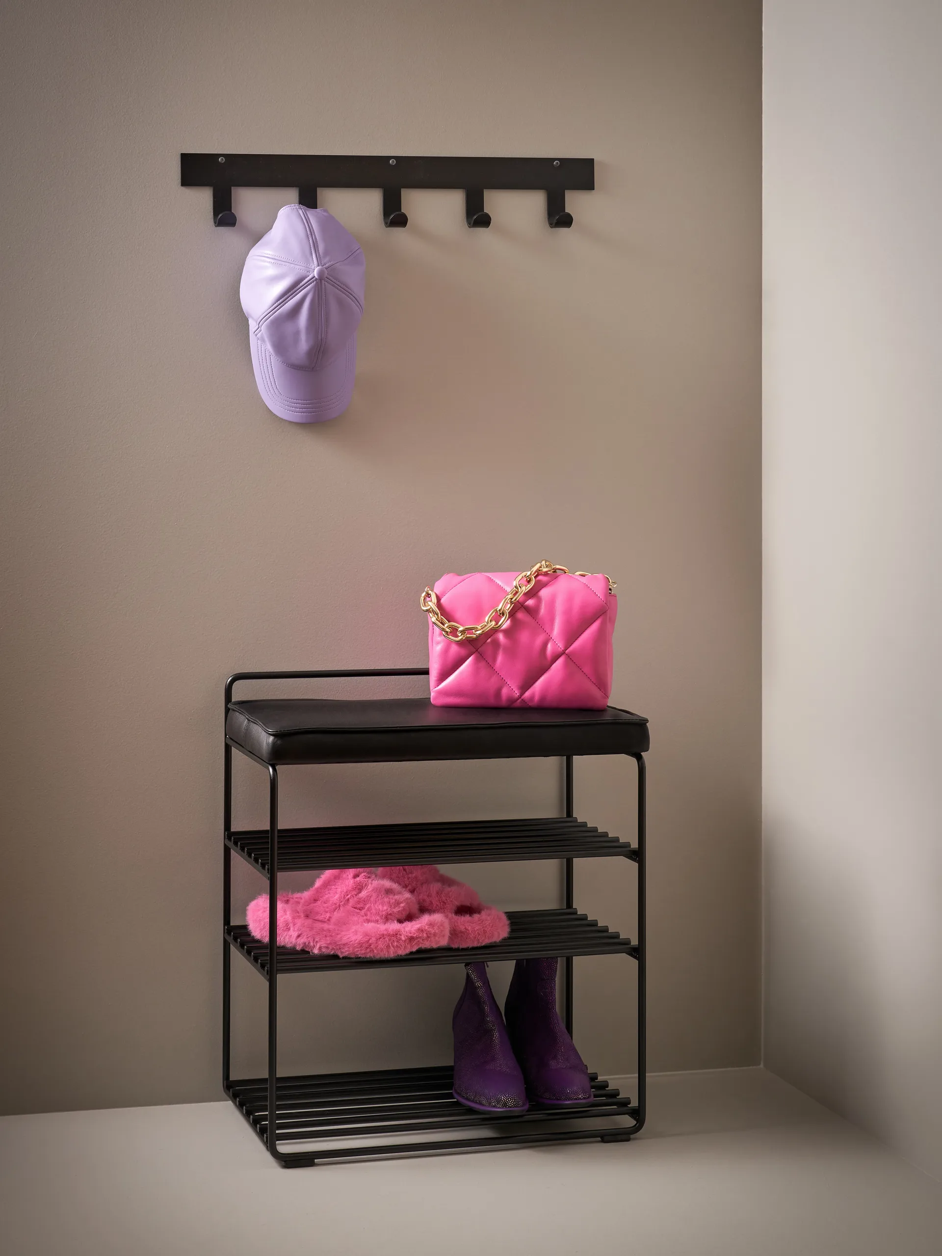 Lower East Seat hylle-krakk 50 x 28 x 58 cm, Black-black leather Maze