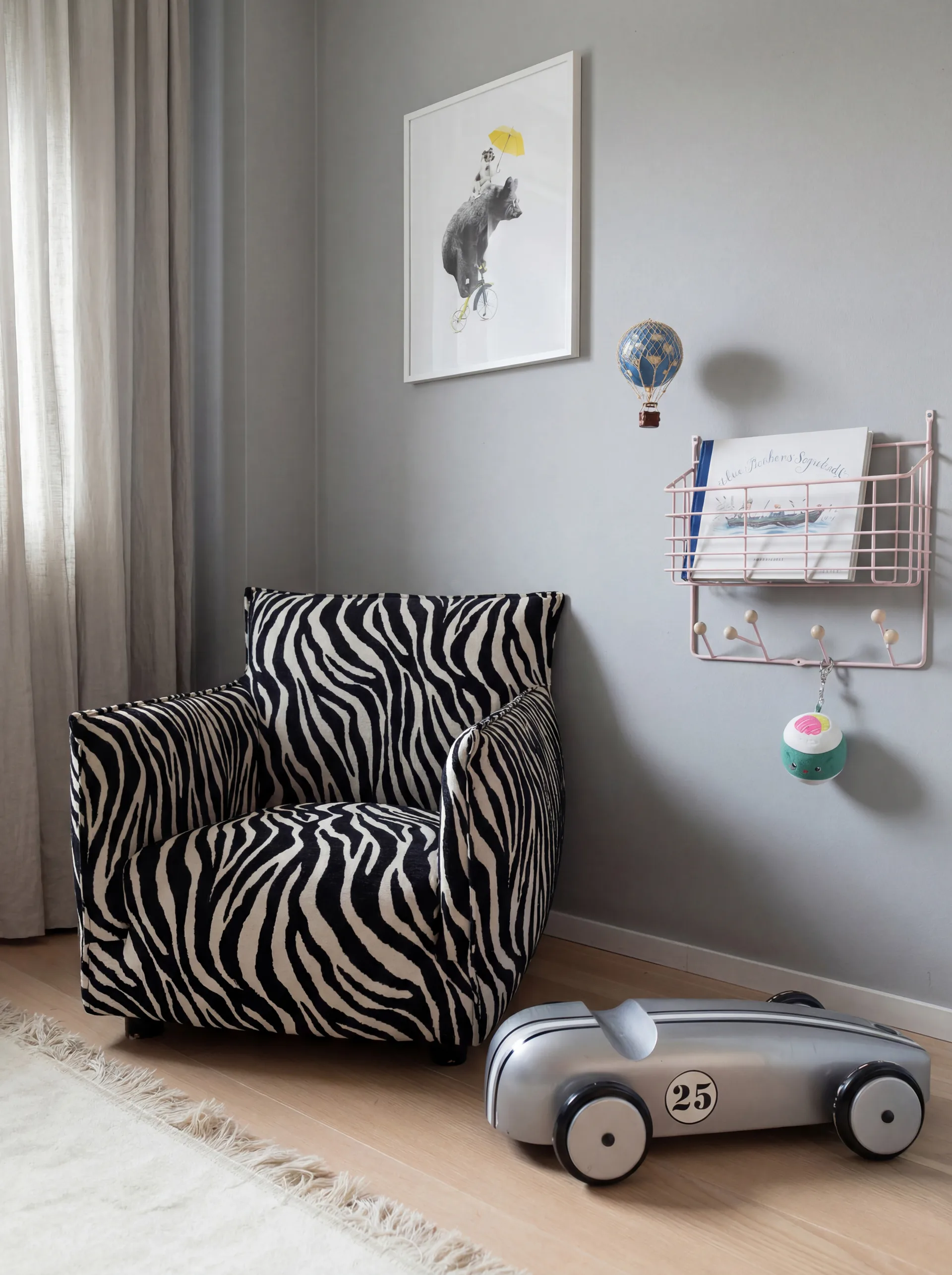 Mitten shelf hylle junior, Pale pink, 38,6x35,2x8,6 cm Maze