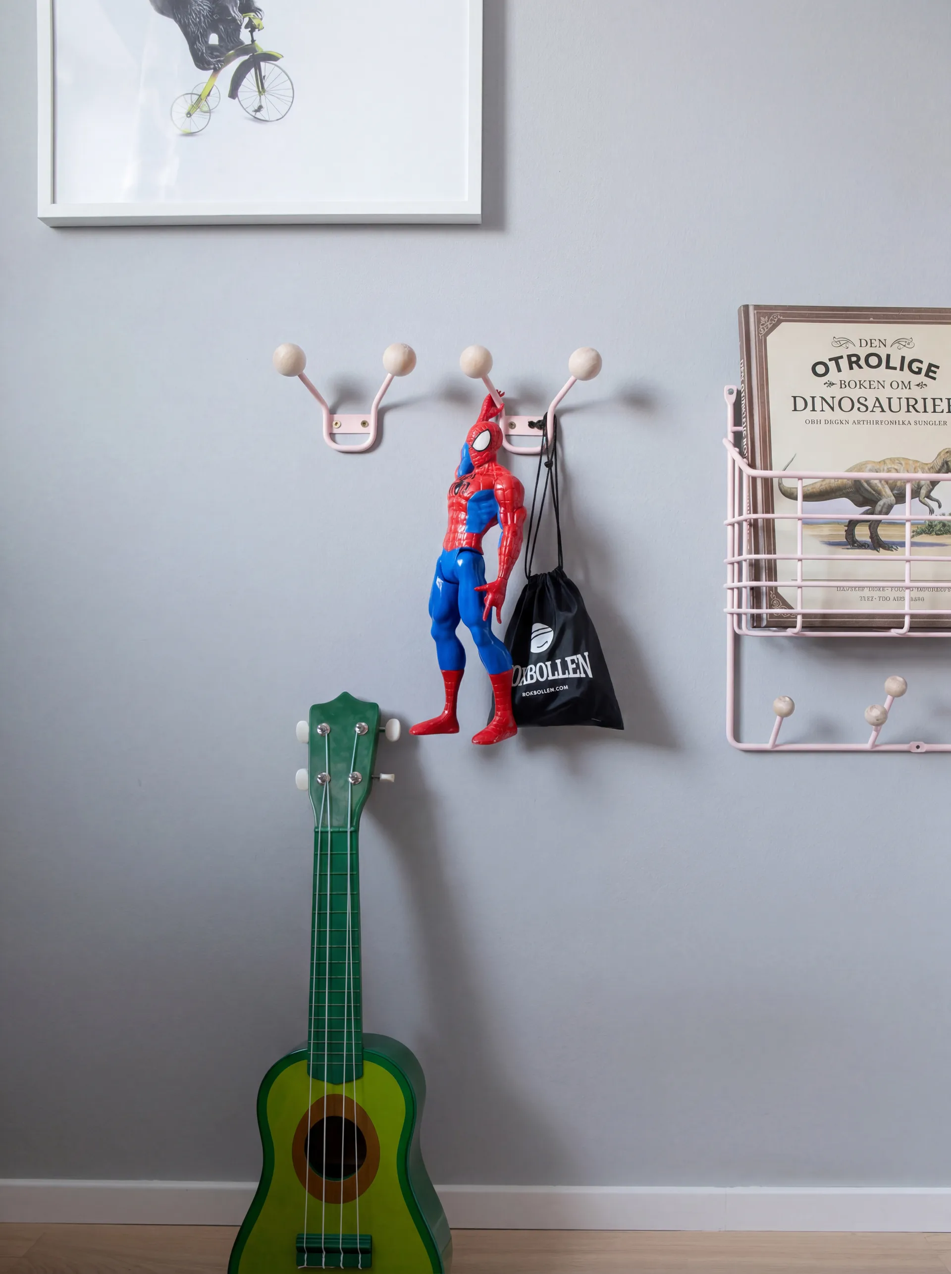 Mitten shelf hylle junior, Pale pink, 38,6x35,2x8,6 cm Maze