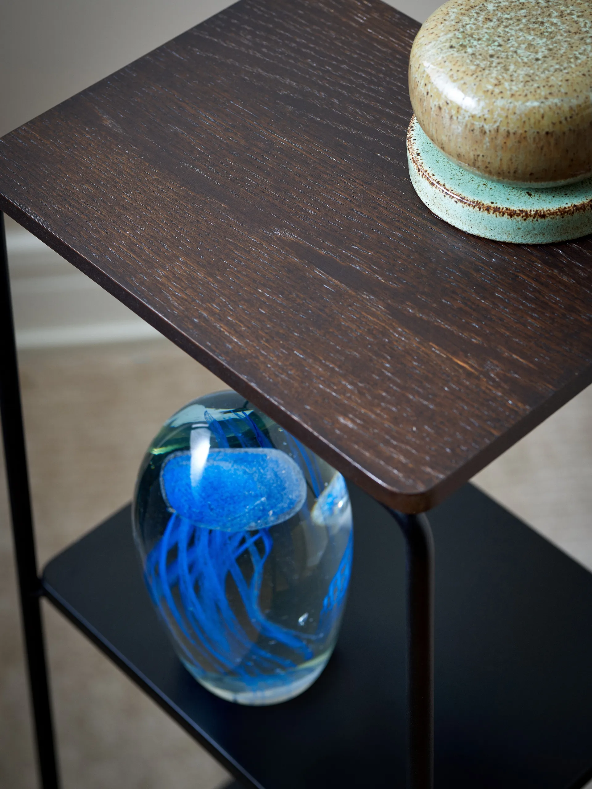 Mixrack Floor Shelf L hylle 26 x 19 x 82,2 cm, Stained oak-black Maze