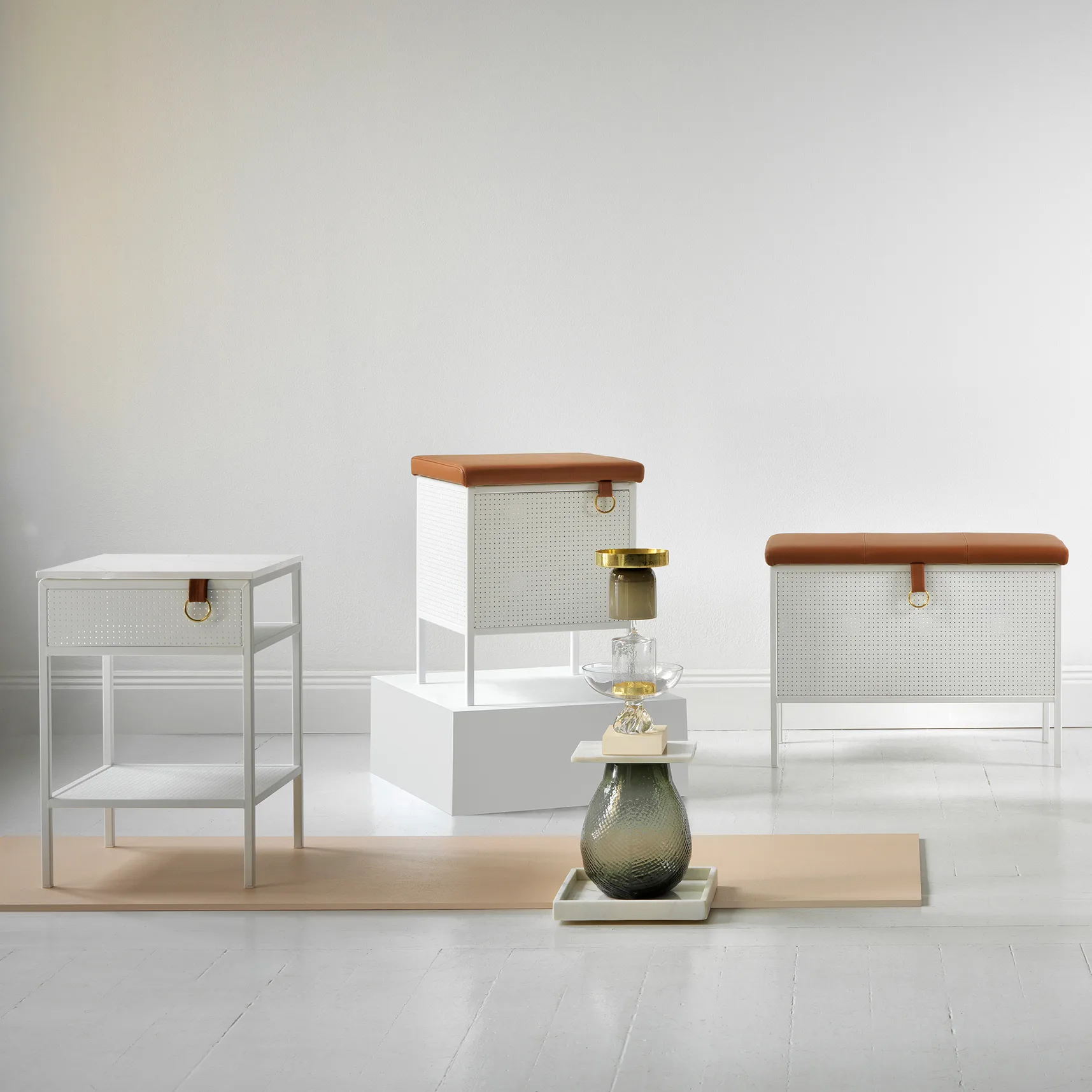 Tracy sidebord, høyerstilt, hvit Maze