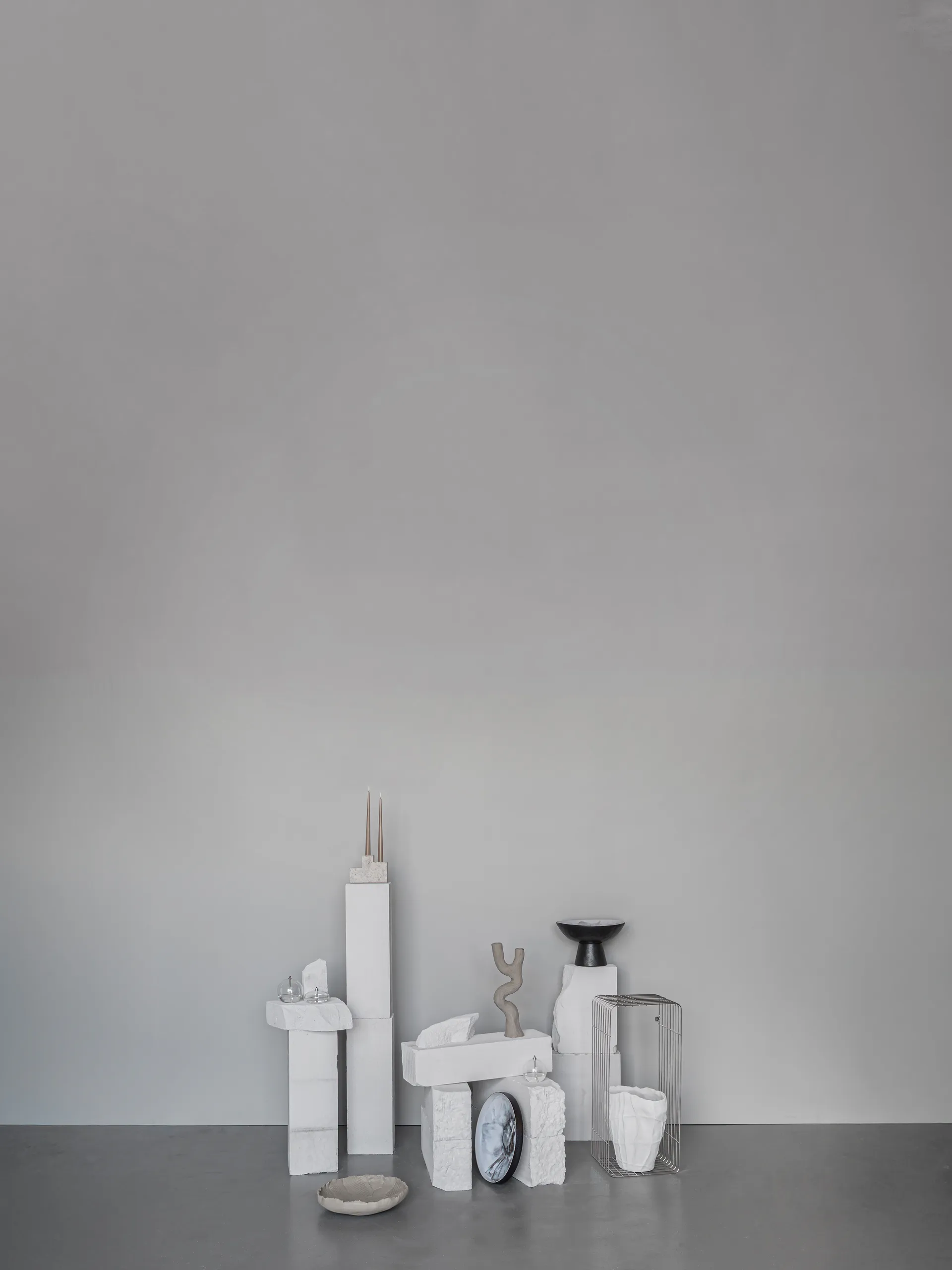 By Hand skål på fot Ø31,5x20 cm, Off-white Mette Ditmer