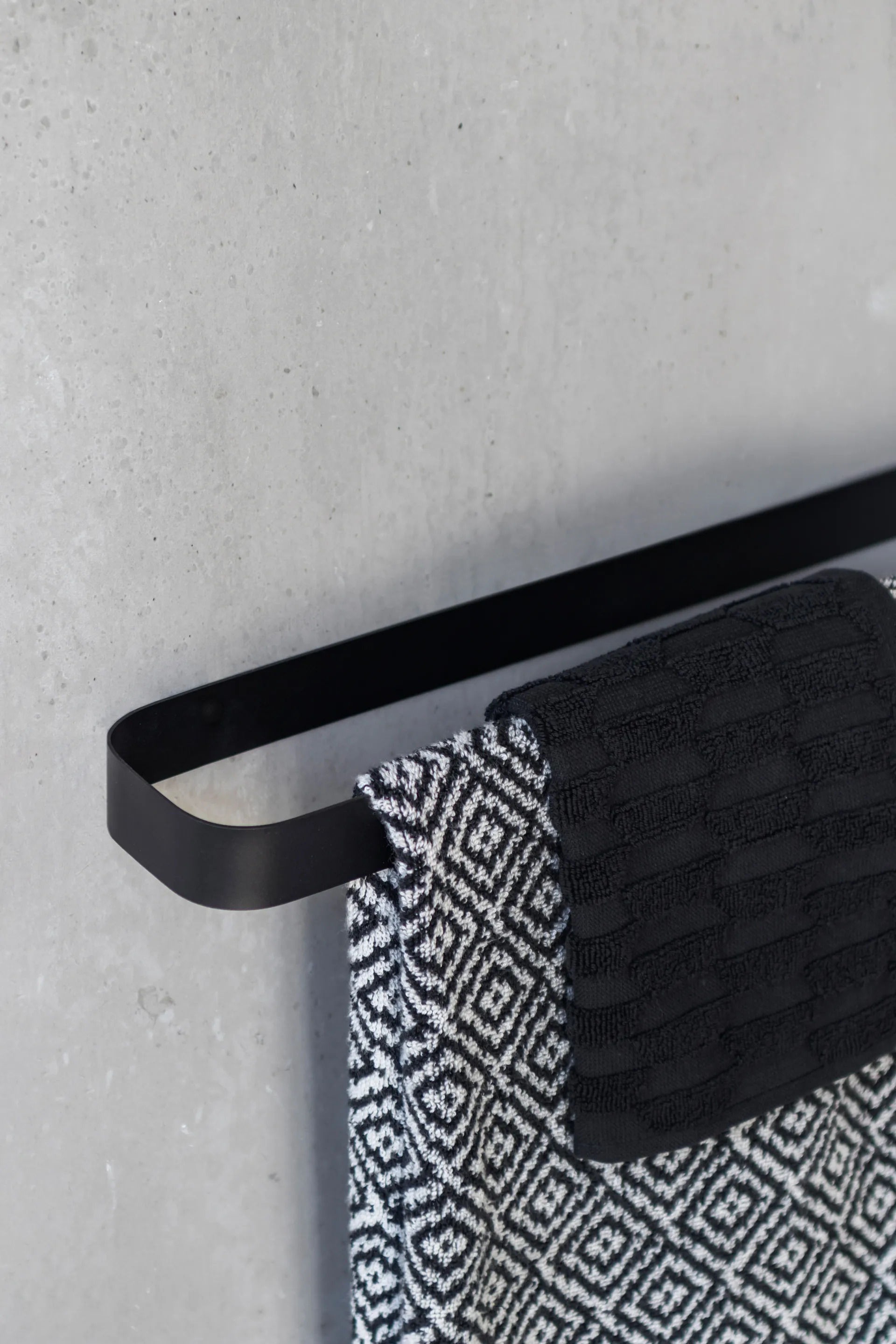 Carry håndklehenger 52 cm, Black Mette Ditmer