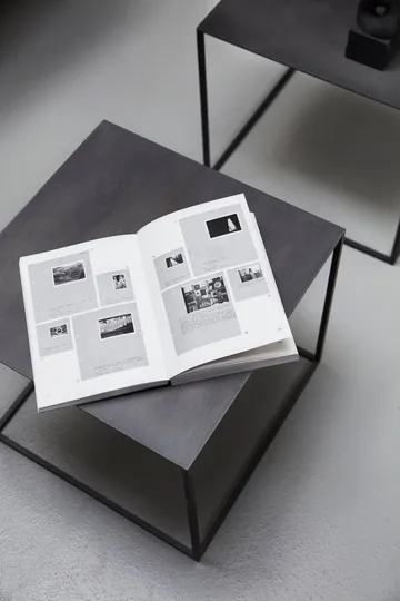 Cubic sidebord - Svart, 43x43x40 cm - Mette Ditmer