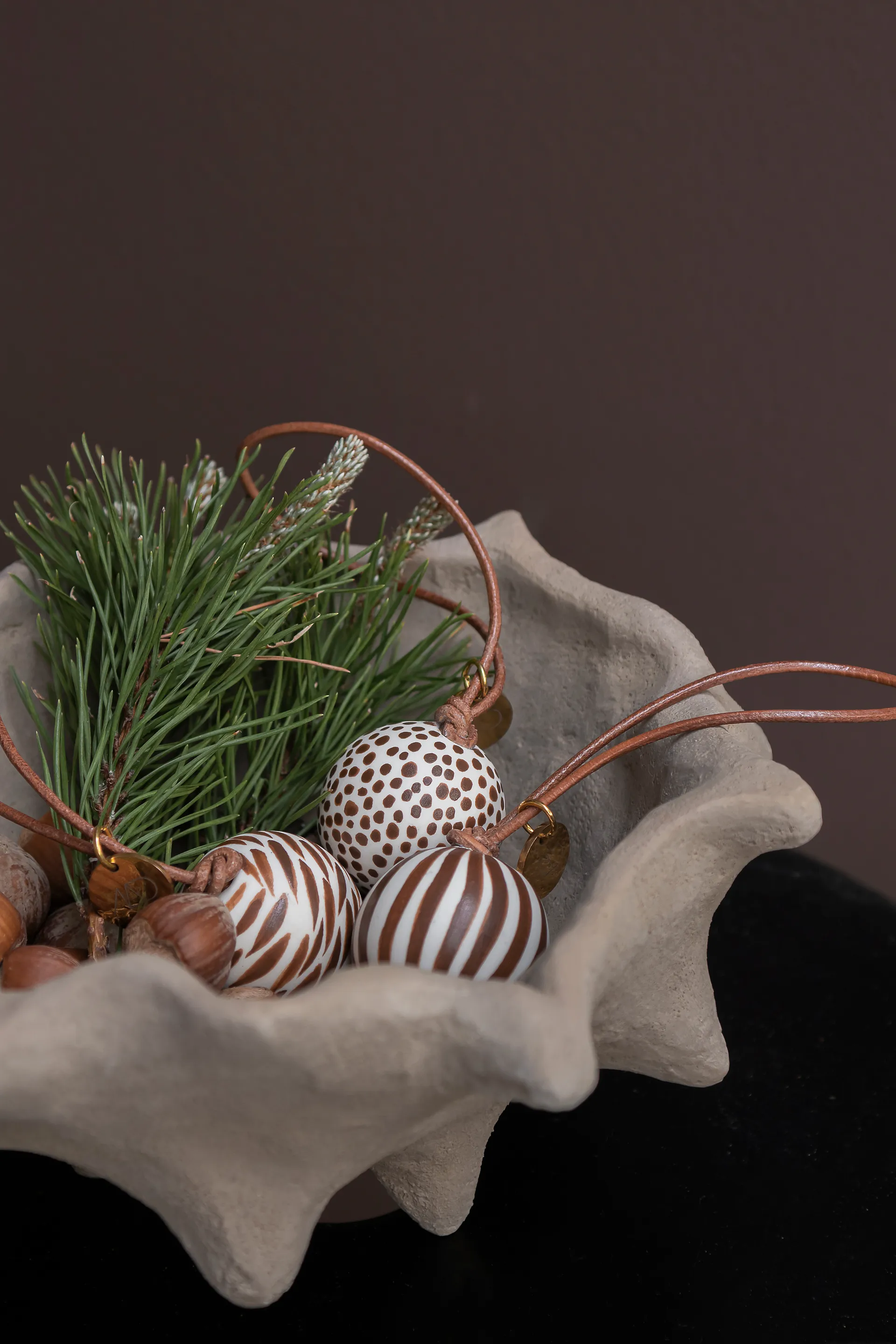 Globe juletrekule 3 deler, Walnut Mette Ditmer