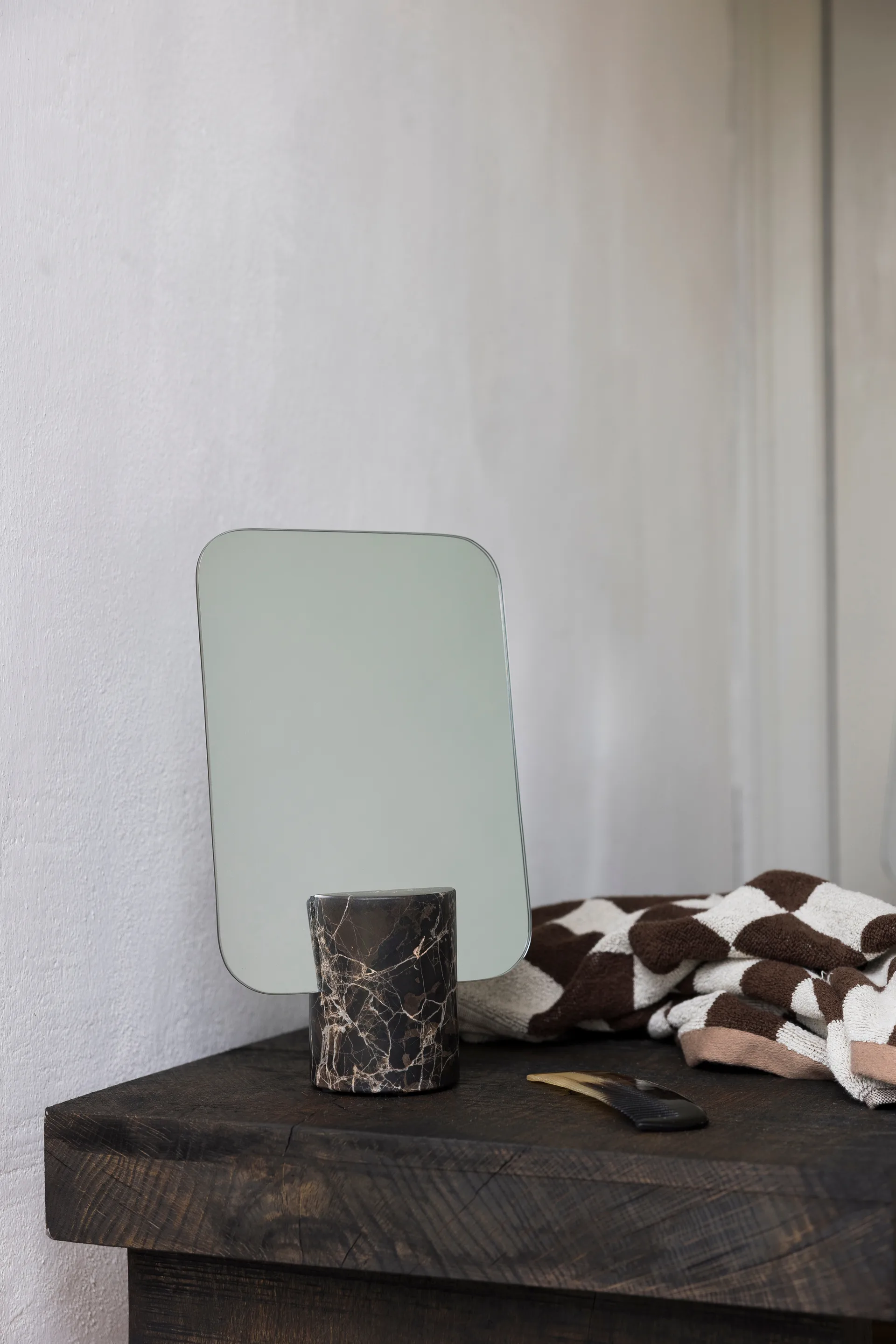 Marble bordsspeil, Brown, 30 cm Mette Ditmer