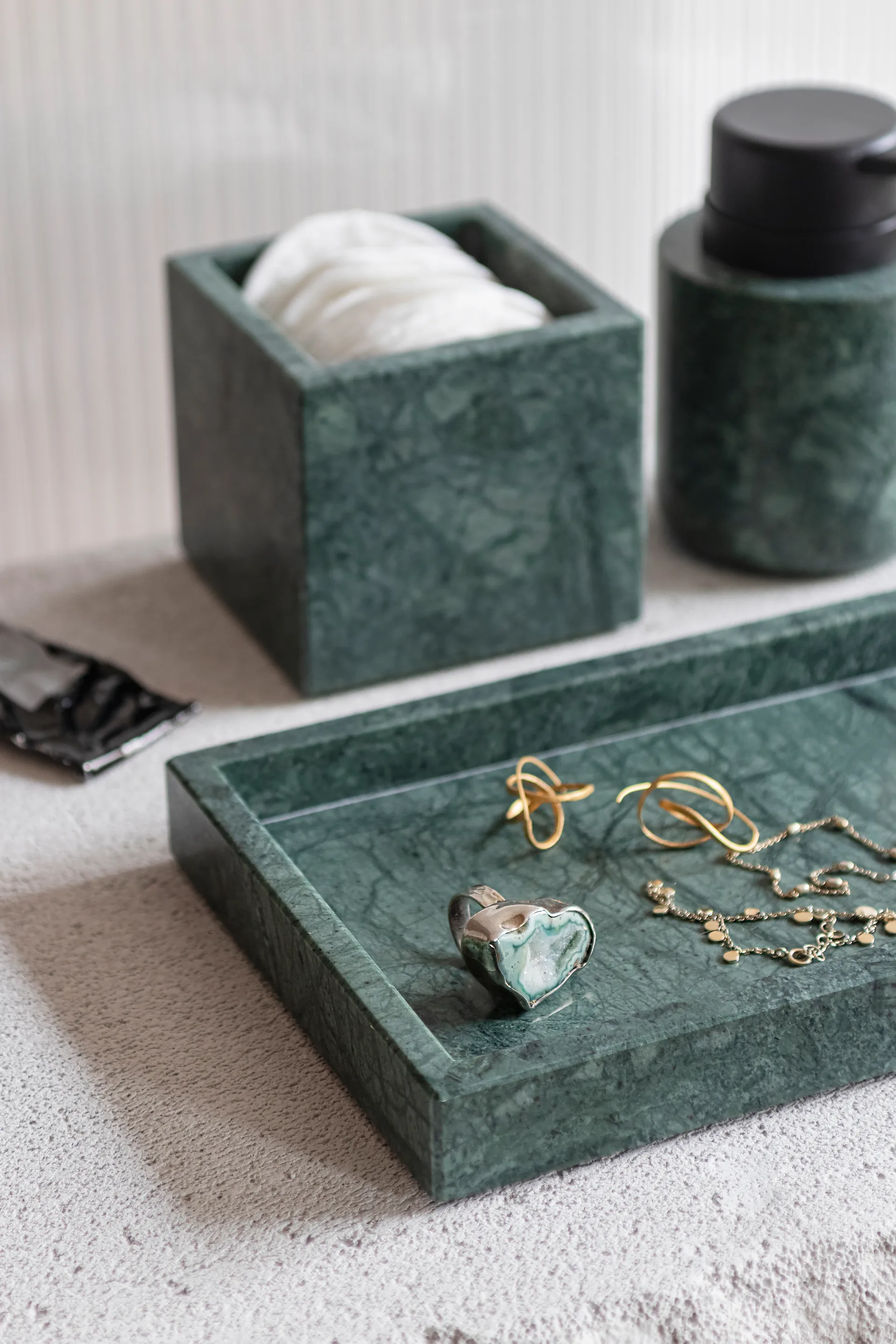 Marmor dekorasjonsbrett 16x31 cm, Dark forest Mette Ditmer