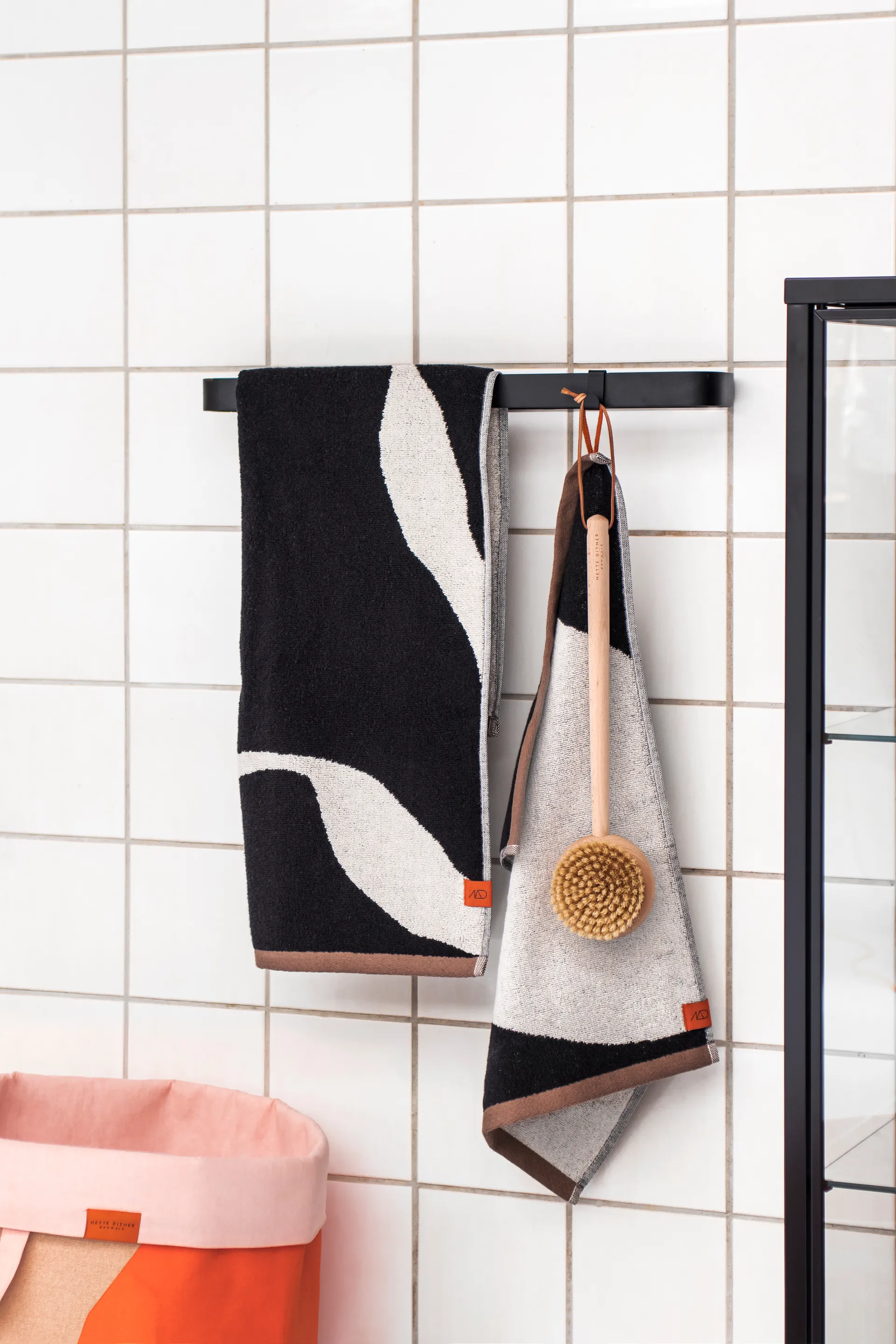 Nova Arte gjestehåndkle 40 x 55 cm 2-pakning, Black-offwhite Mette Ditmer