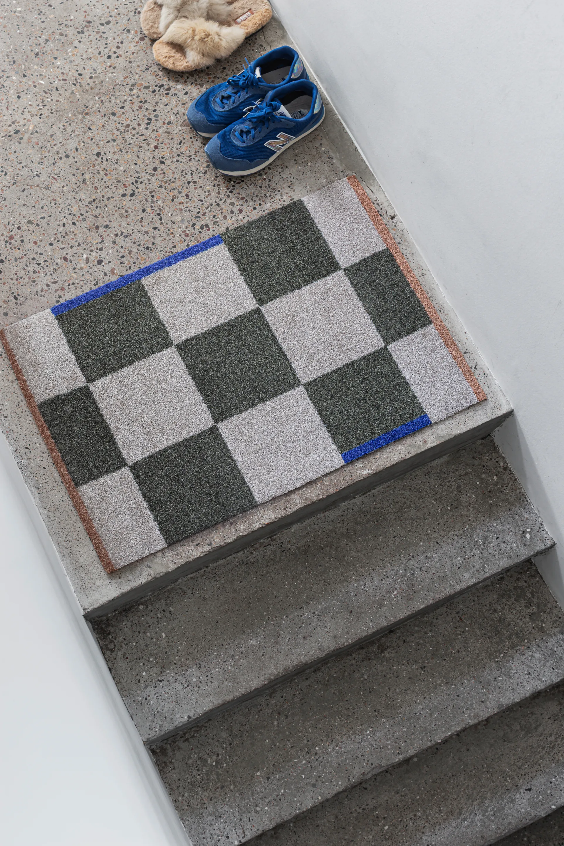 Square all-round teppe small, Dark olive Mette Ditmer