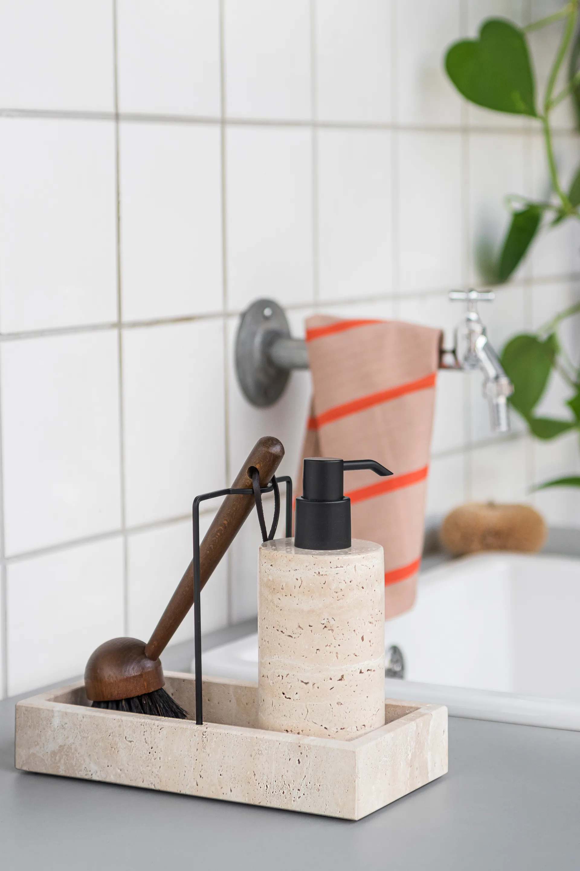 Travertin kjøkkenbenkorganisator 12x23,5 cm, Linen Mette Ditmer