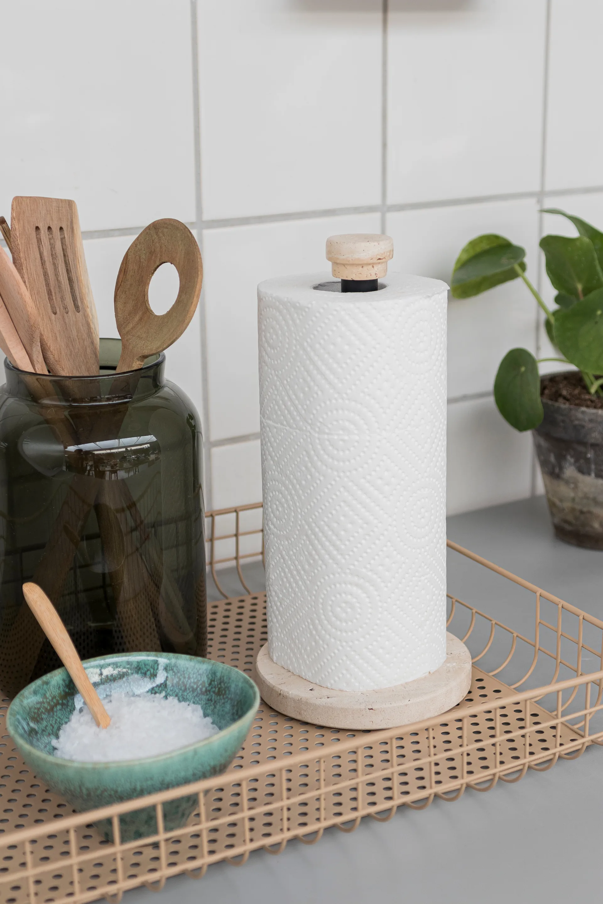 Travertin kjøkkenrullholder, Linen Mette Ditmer