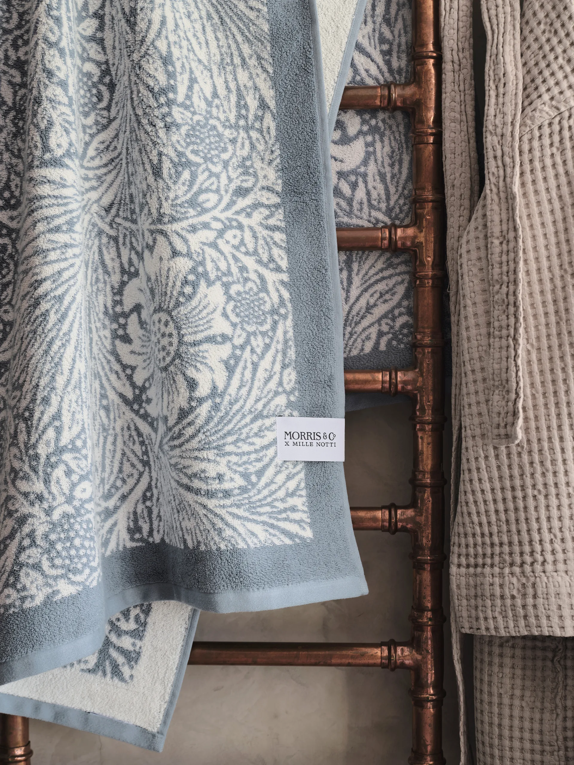 Morris & Co. Marigold Håndkle EKO, Blå, 86x150 cm Mille Notti