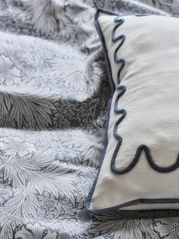 Morris & Co. Marigold Putetrekk - Blå, 50x90 cm - Mille Notti