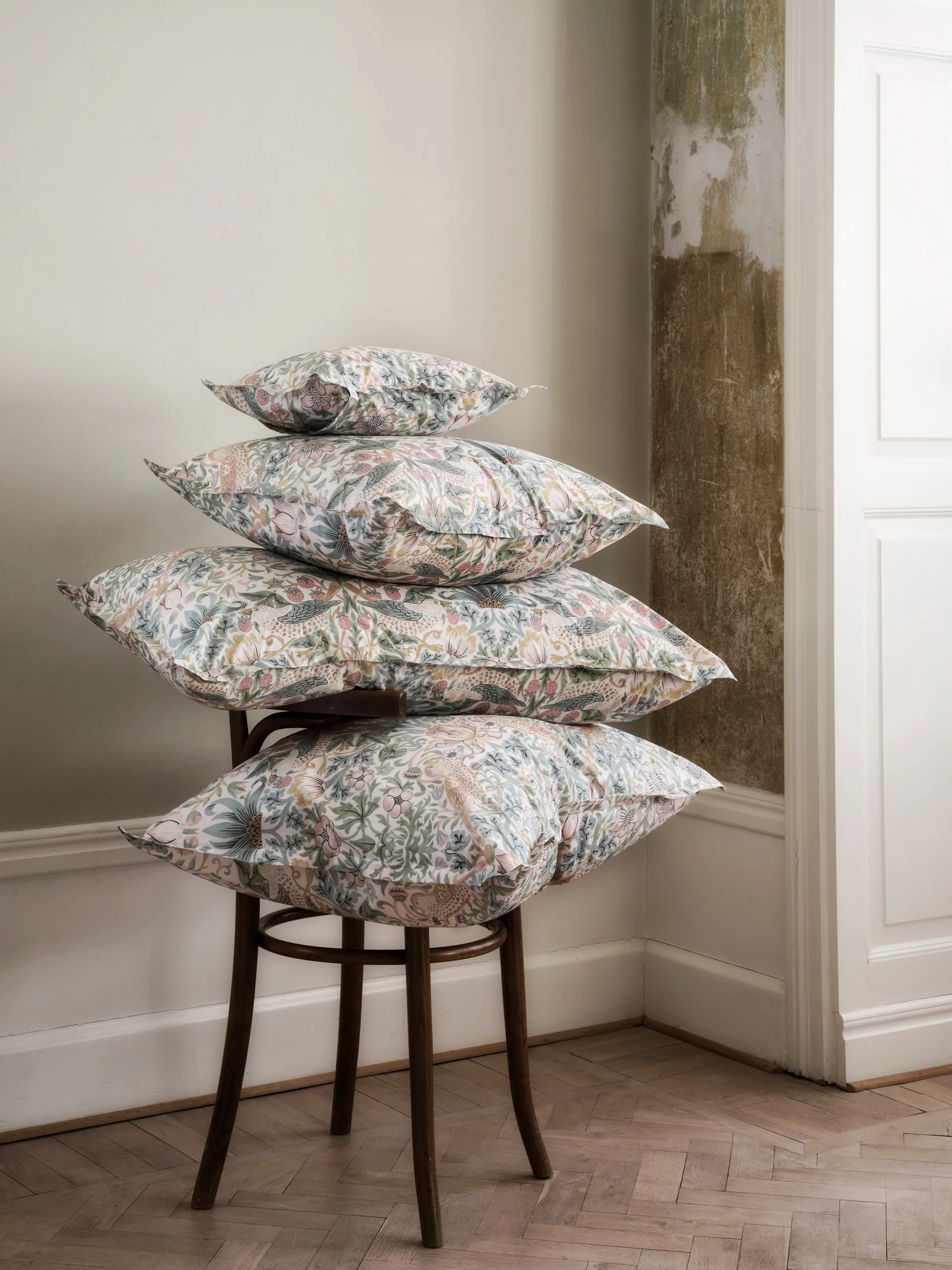 Morris & Co. Strawberry Thief Putetrekk, Grønn, 50x90 cm Mille Notti