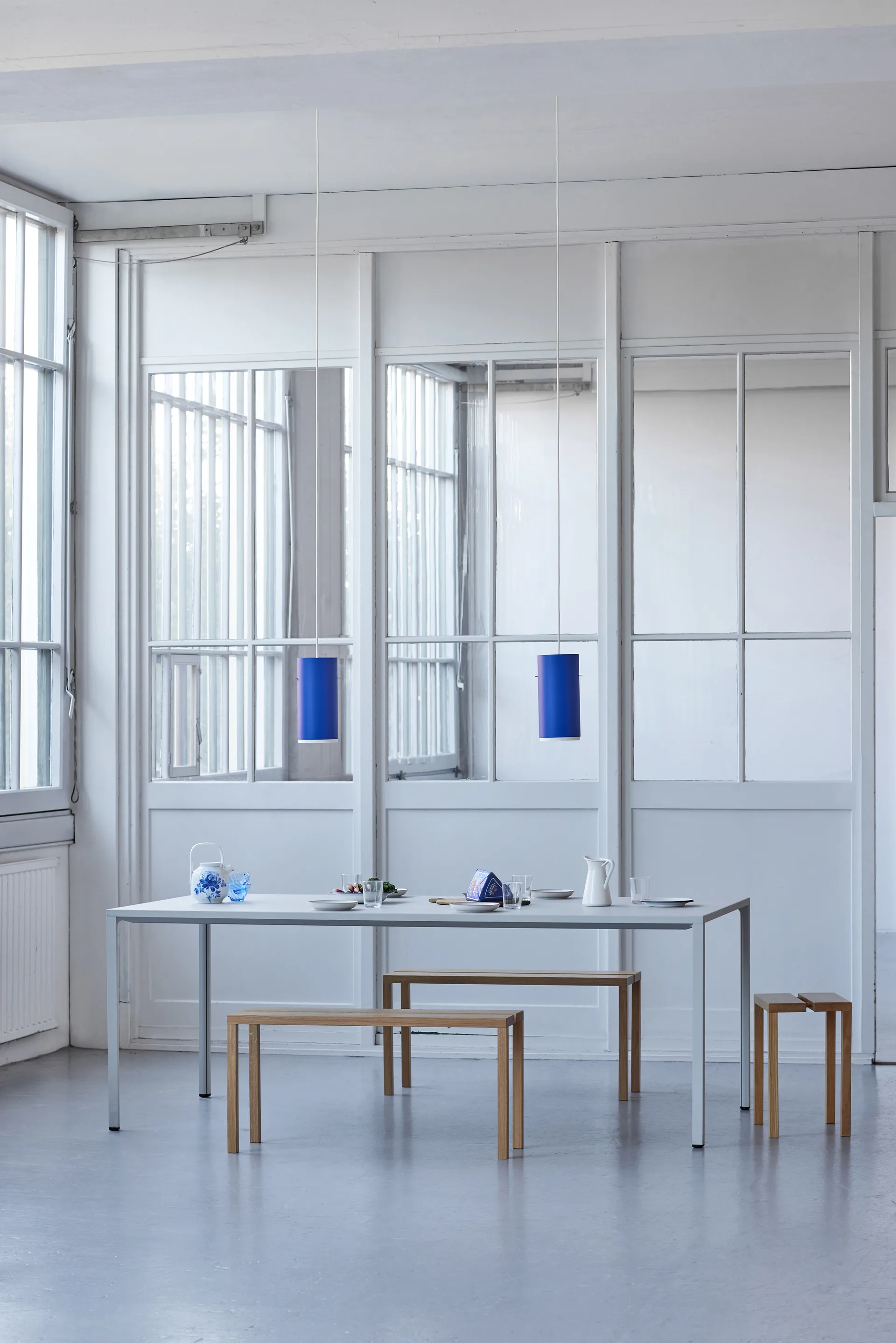 Moebe Tube takpendel large Ø 14 cm, Deep blue MOEBE