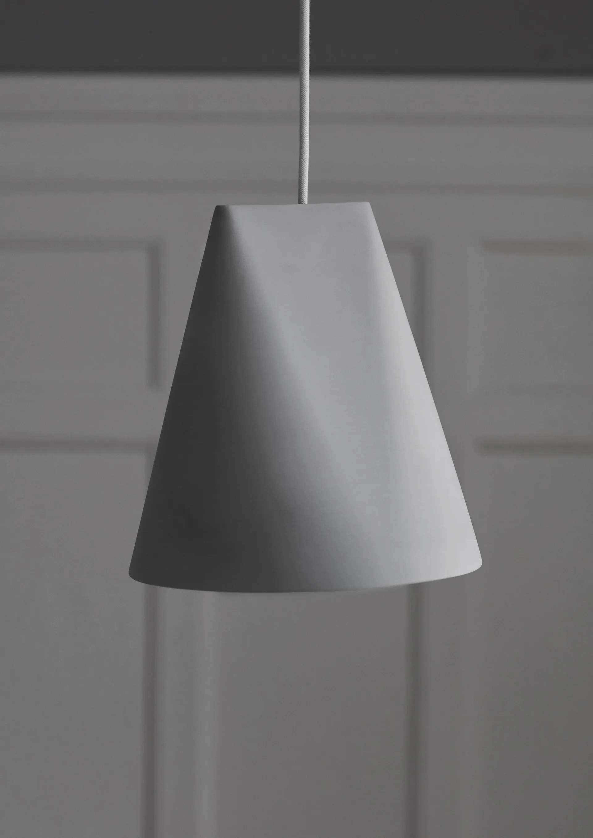 Taklampe keramikk 23 x 23,5 cm, Light Grey MOEBE